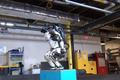 Robot Atlas se naučil salto vzad. Většinou se mu povede