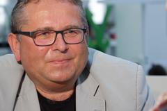 Samolet a električnost? Našemu jazyku rozumí každý Slovan bez učení, chtějí ho v Číně, říká Merunka