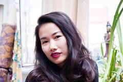 Sledujte, jak Lan Hoang Nguyenová tvoří