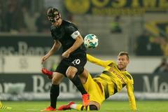 Stuttgart vs. Dortmund: Christian Gentner a Andrij Jarmolenko