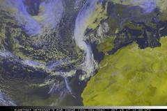 Bouře Ophelia udeřila na Irsko, vítr fouká rychlostí 140 km/h. Pak zasáhne Skotsko