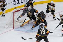 David Pastrňák skóruje proti Vegas