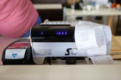 Nákupy, trhy, farmářské trhy, obchod, fronta - ilustrační foto