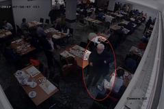 Neopatrnost stála ženu 20 tisíc. Při snídani v pražském hotelu přišla o kabelku