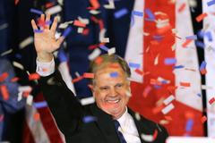 Doug Jones, demokrat, který zvítězil v senátních volbách v Alabamě