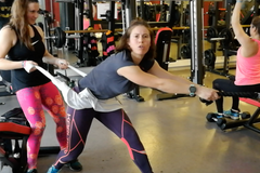 Eva Samková potí krev v posilovně ve Val Thorens