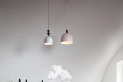 Místo pevnosti a vojenské pekárny vznikl hostel. Práce české designérky si všiml amer