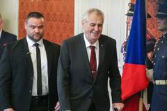 Zeman rakovinu nemá, je ve velmi dobré kondici, další mandát zvládne, tvrdí jeho lékařské konzilium