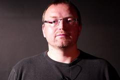 Bláha: Stát vyhazuje peníze, počty úředníků rostou o statisíce, IT je jedna z nejhorších v Evropě