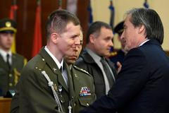 Lukáš Hirka s ministrem obrany Martinem Stropnickým.