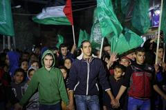 Podporovatelé hnutí Hamás protestují proti Trumpovu rozhodnutí uznat Jeruzalém za hlavní město Izraele.