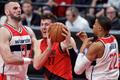 Washington Wizards (Marcin Gortat a Otto Porter Jr) vs Portland (Jusuf Nurkic)