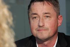 Česká národní fronta je rodinný podnik, chceme ministerstvo podvodu, politika je komedie, tvrdí Vrba