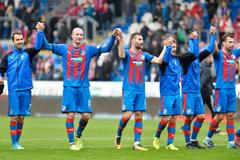 Fotbalisté Plzně slaví výhru nad Bohemians