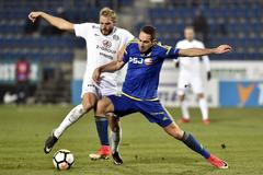 Vlastimil Daníček (vlevo) v souboji s jihlavským Lukášem Zoubelem