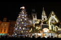 Na Staroměstském náměstí rozsvítili vánoční strom
