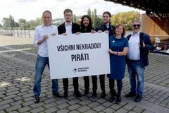 Piráti na náplavce