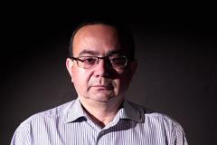 Rusko se stává zemí stárnoucích opuštěných žen, je svérázné, spíš než výjimečné, říká Romancov