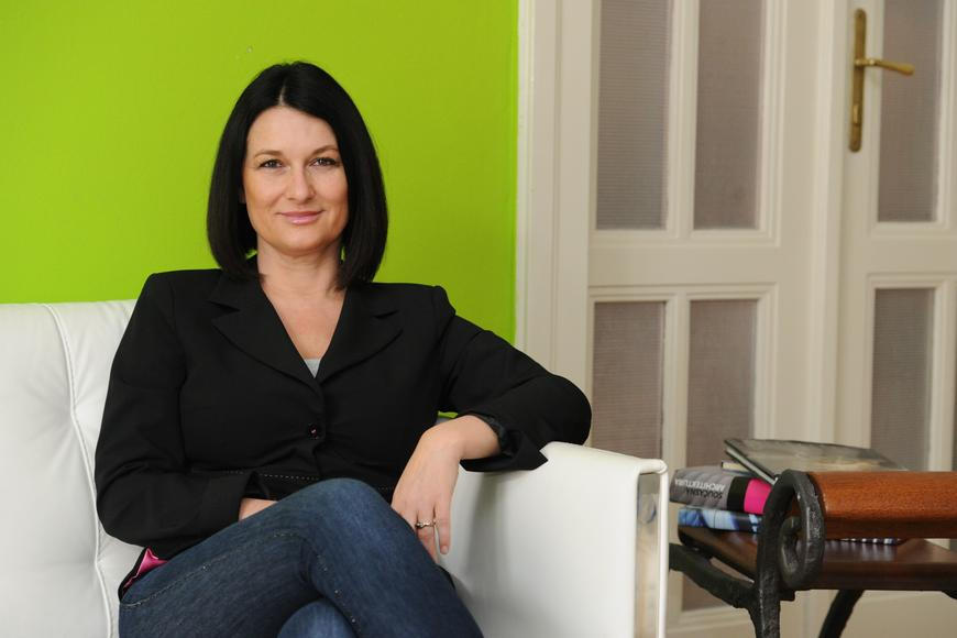 Svatba v kriminále, domácí násilí, potrat a vyhazov od kamarádky: Jak dnes žije bývalá televizní hvězda Mirka Čejková