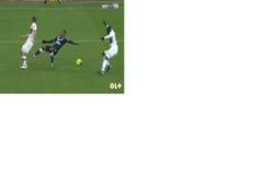 Simulant Malcolm z Bordeaux v utkání s Lyonem