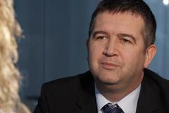 Hamáček: Kauzu Babiše ml. nechci komentovat, vláda funguje, komunikace s Babišem taky