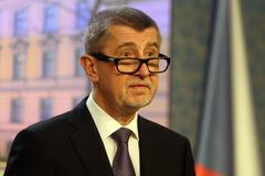 Že Babiš učí na VŠE? Studenti nejsou idioti, nenechají si olizovat mozky politikařením, říká Váňa