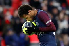 PSG - Montpellier: Neymar před proměněnou penaltou