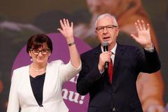 Živě: Rozhovor s poraženým prezidentským kandidátem Jiřím Drahošem