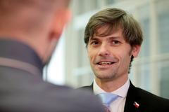 ŽIVĚ: Které strany podpoří Marka Hilšera v boji o Senát? Sledujte brífink prezidentského kandidáta