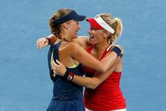 Kristina Mladenovicová a Timea Babosová na Australian Open 2018