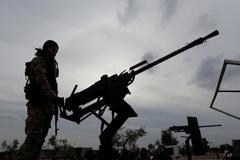 Do bojů se zapojila také Turky podporovaná a vyzbrojená Svobodná syrská armáda.