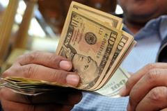 Dolar, bankovka, měna, peníze - ilustrační foto