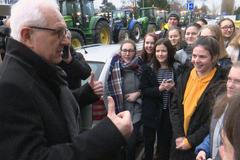 Drahoše ohromily nadšené studentky. „Největší borec, tohle," hlásily