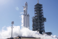 To je pořádný rachot. SpaceX testovala start nové rakety Falcon Heavy
