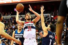 Tomáš Satoranský v zápase s Minnesotou (2018)