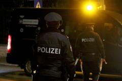 Policie ve Vídni před íránským velvyslanectvím.