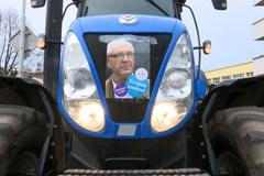 S Drahošem jely na "Kulaťák" desítky traktorů