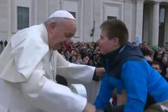 Setkal se s papežem a projel se s ním v papamobilu. Chlapci s Downovým syndromem se splnil sen