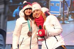 Ester Ledecká, Martina Sáblíková, přivítání na Staroměstském náměstí po návratu z OH v Pchjongčchangu