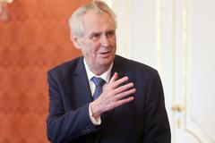 Zeman se znovu ujal prezidentského úřadu. Speciál DVTV k inauguraci hlavy státu