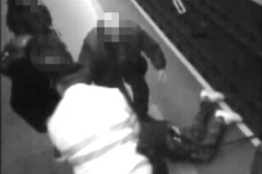 Opilý muž chtěl doběhnout metro. Zavrávoral a spadl do kolejiště