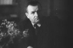 Záběry z února 1948: Prezident Beneš přijímá demisi vlády a lidé vycházejí do ulic