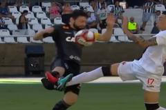 Brutální faul v brazilské lize