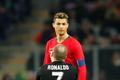 fotbal, příprava, Portugalsko - Nizozemsko (0:3), Cristiano Ronaldo a fanoušek