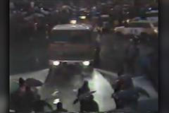 Kropit, kropit, kropit. Podívejte se, jak policie rozehnala manifestaci v Bratislavě