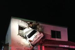 Auto zaparkované ve druhém patře