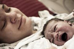 Porod doma? Riskujete zdraví matky i dítěte, v Česku nejsou pro domácí porod podmínky, říká Pařízek