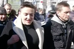 Navrhuji puč a odstranit všechny, říká Savčenková na záznamu. Pak ji zatkli