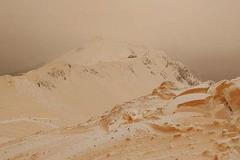 Oranžový sníh u Soči, březen 2018