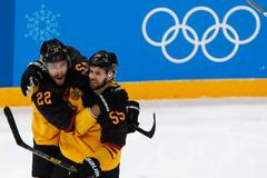 Němci slaví gól v semifinále Kanada - Německo na ZOH 2018